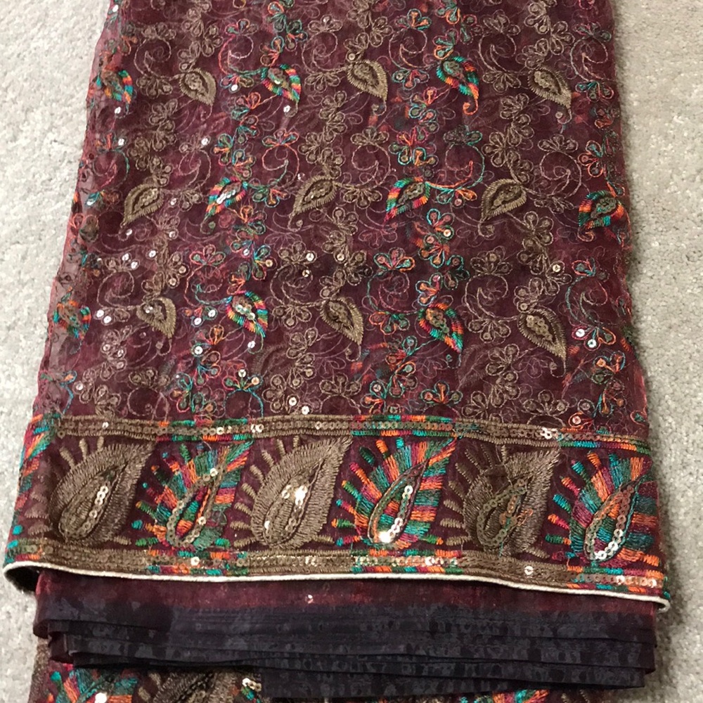 Brand new Saree - Picture 2 of 2